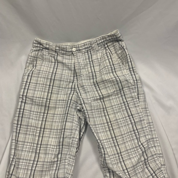 Calkin Klein Plaid Shorts Size 34 - Picture 6 of 6